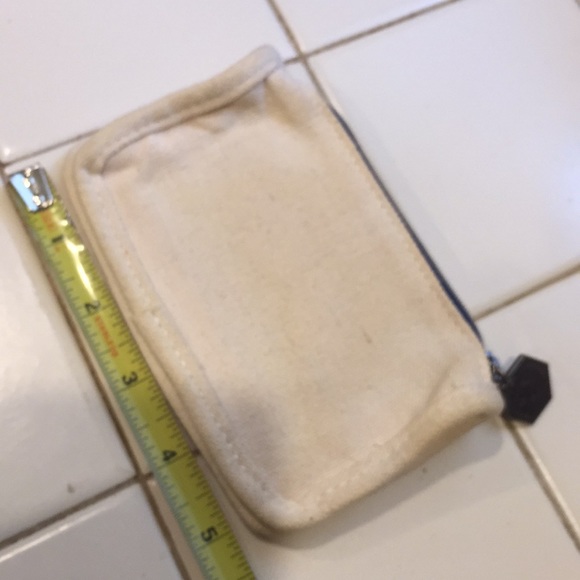 Savannah bee co card holder in good condition - Picture 4 of 7